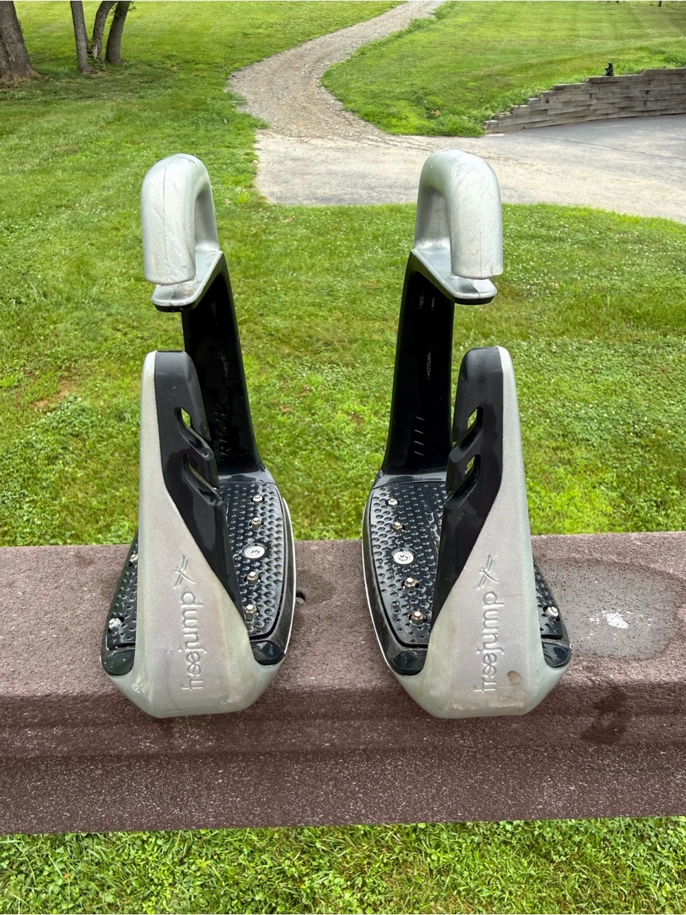Silver and Black Equestrian Safety Stirrups - Non-slip wide foot bed. - Picture 3 of 4